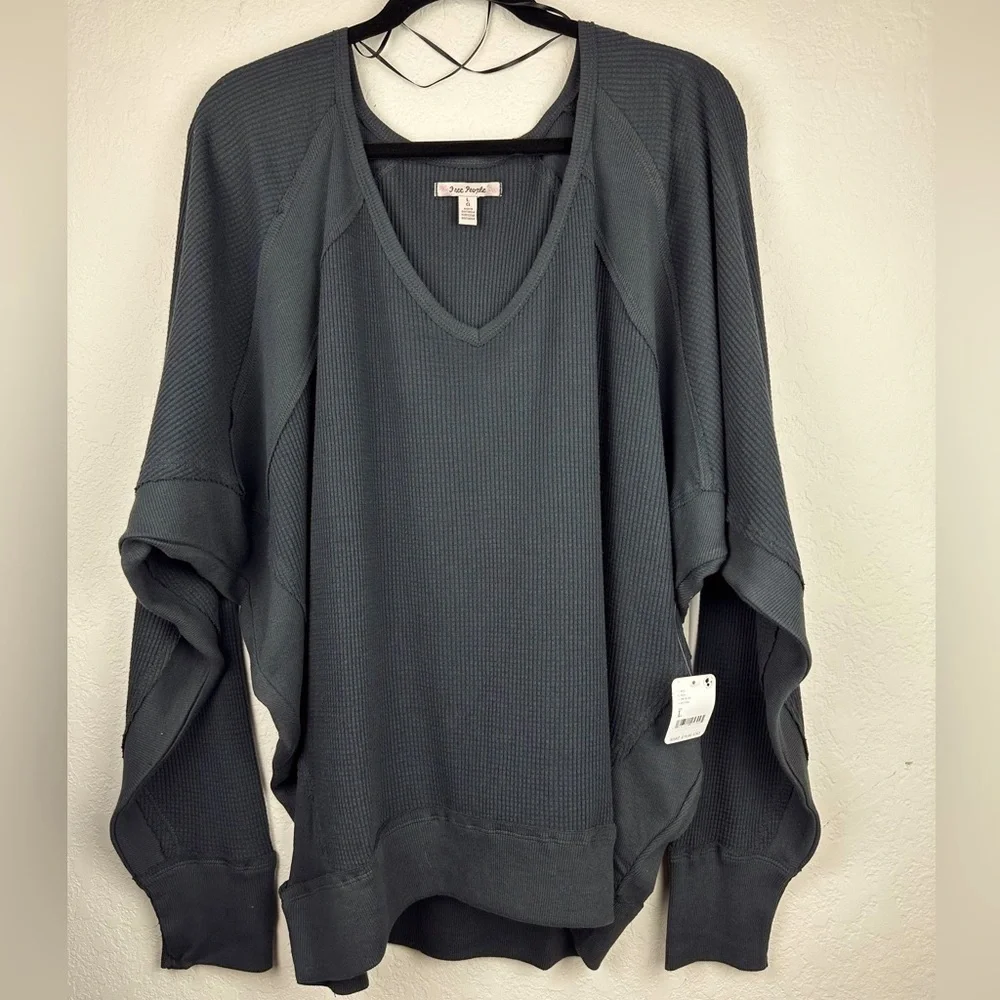 FREE PEOPLE Santa Clara women’s large black waffle knit v-neck pullover top NWT - Picture 2 of 13